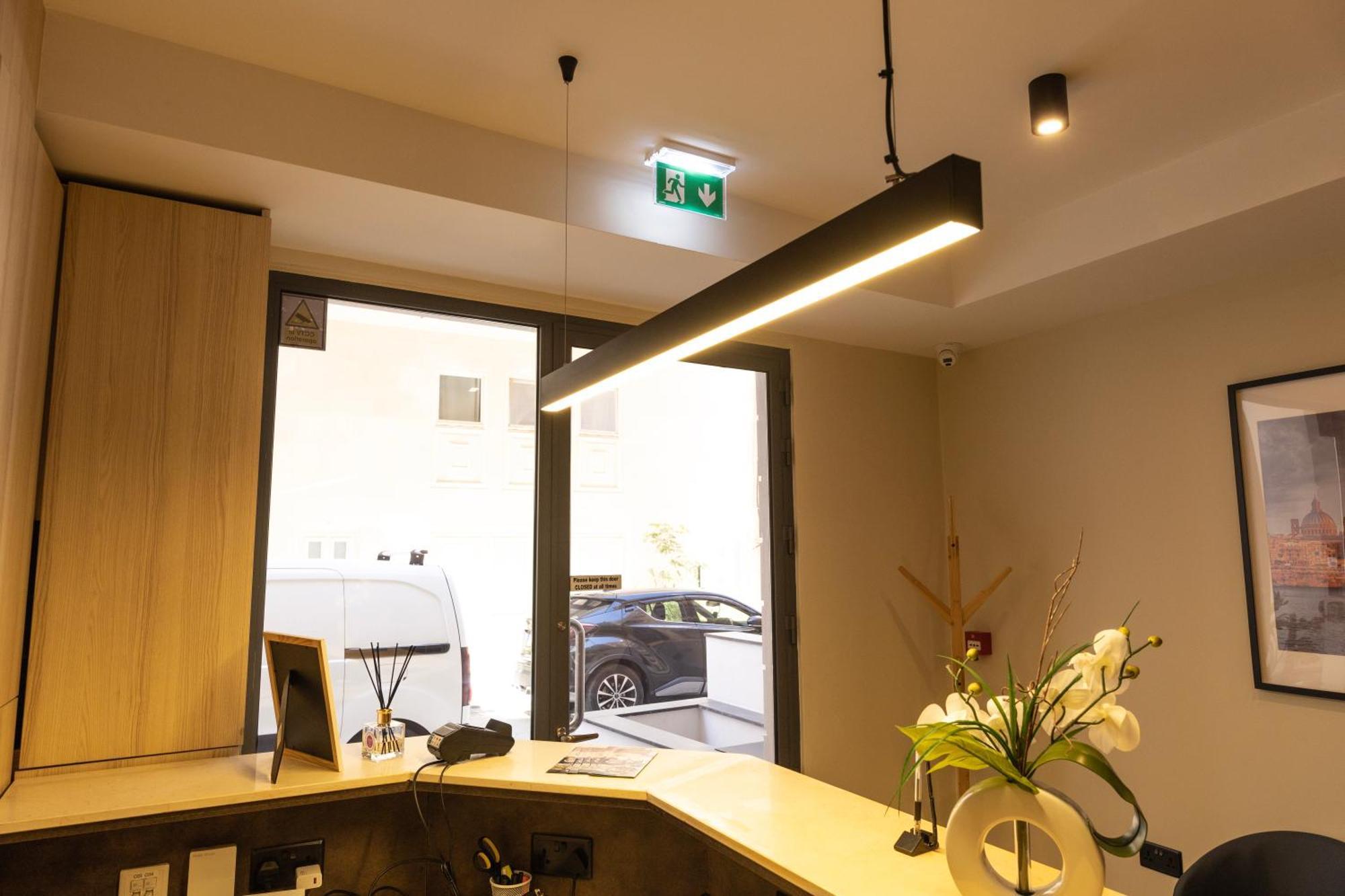 East Sliema Suites Bagian luar foto